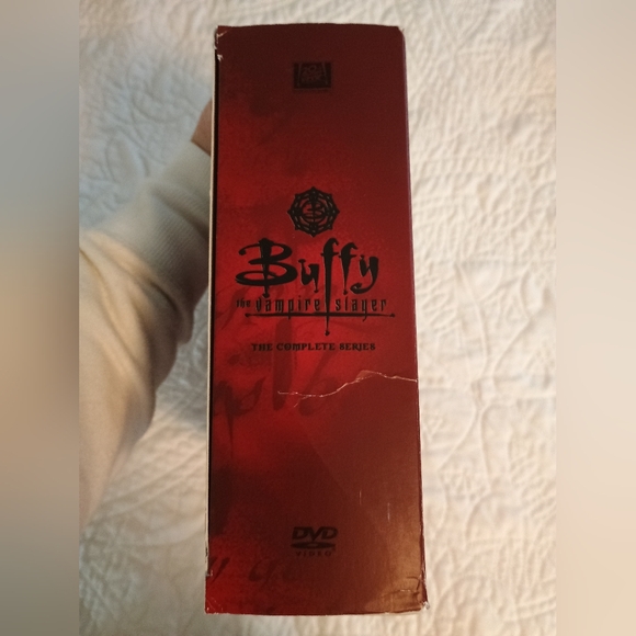 Buffy the Vampire Slayer: Complete Series | Collector's Edition 39-Disc DVD Set. - Picture 5 of 8